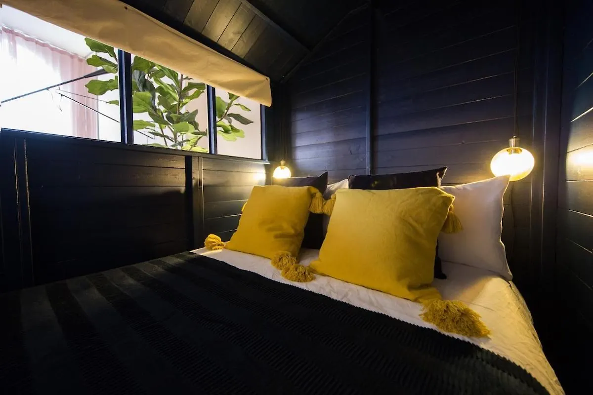 Loft W 100Inch Cinema, Premium Mattress & Hammock, By The Design Traveller Apartment London