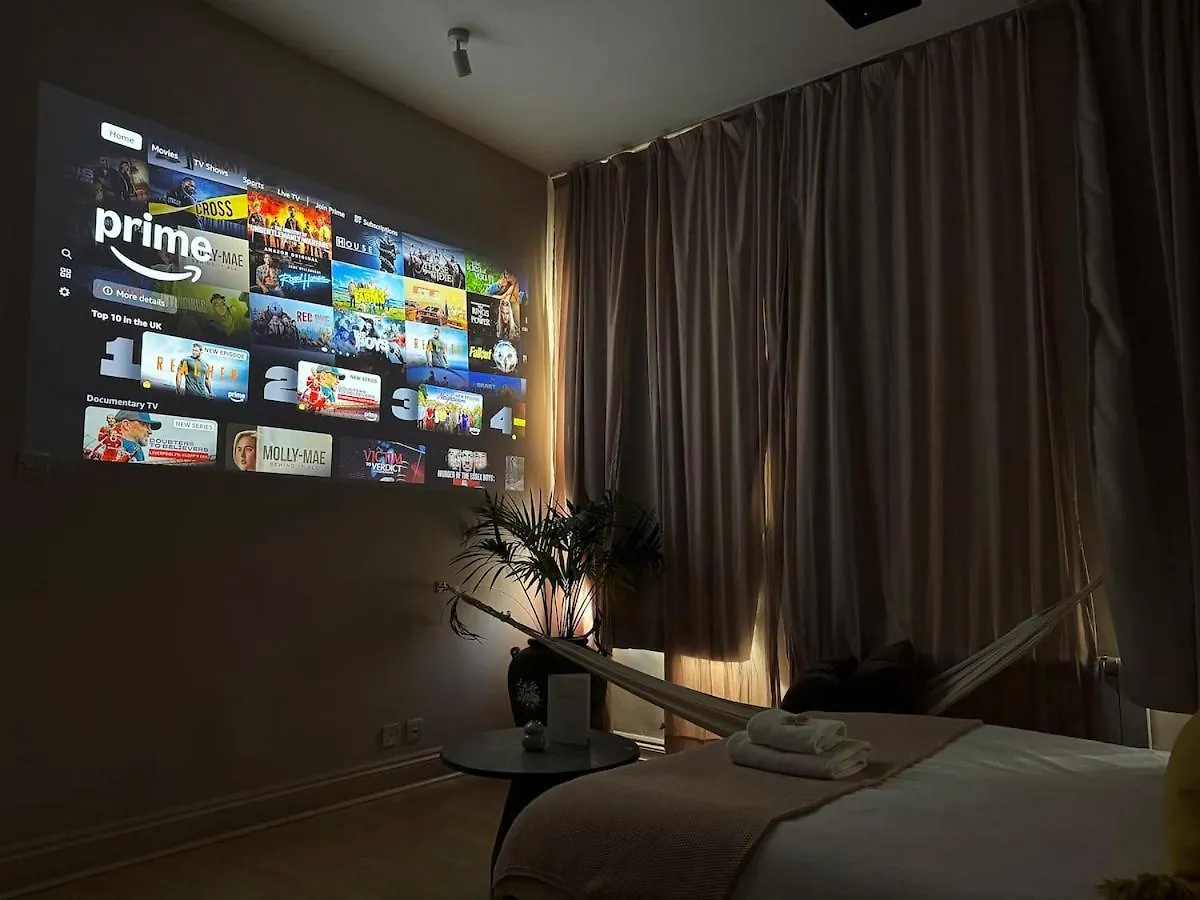 Loft W 100Inch Cinema, Premium Mattress & Hammock, By The Design Traveller Apartment London 0*,  United Kingdom